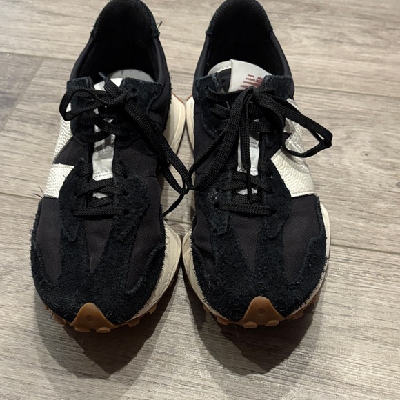 Black New Balance 327, women’s 7.5 - Picture 5 of 5